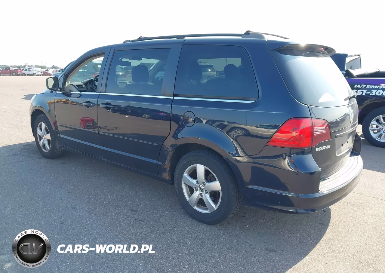 2010 Volkswagen Routan Se VIN:2V4RW3D19AR388286 - 3