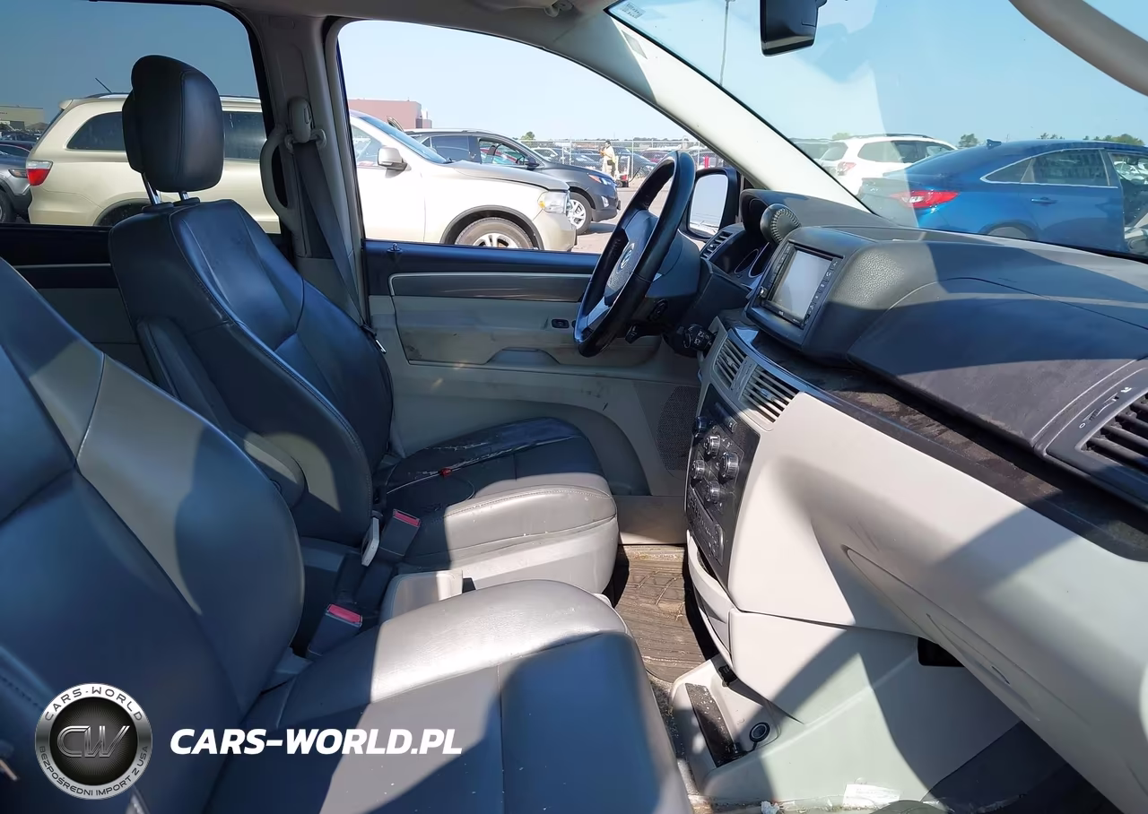 2010 Volkswagen Routan Se VIN:2V4RW3D19AR388286 - 5