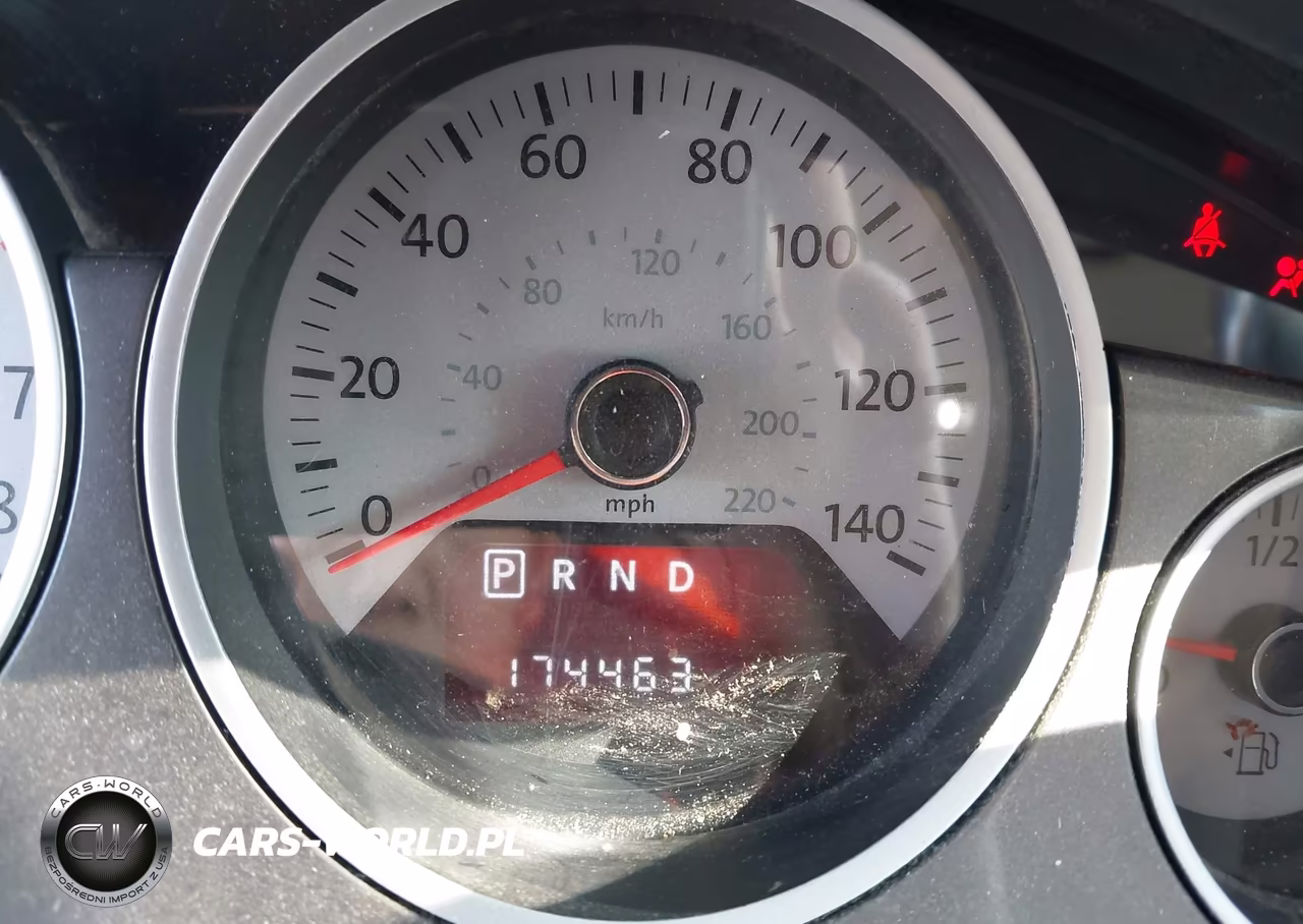 2010 Volkswagen Routan Se VIN:2V4RW3D19AR388286 - 7