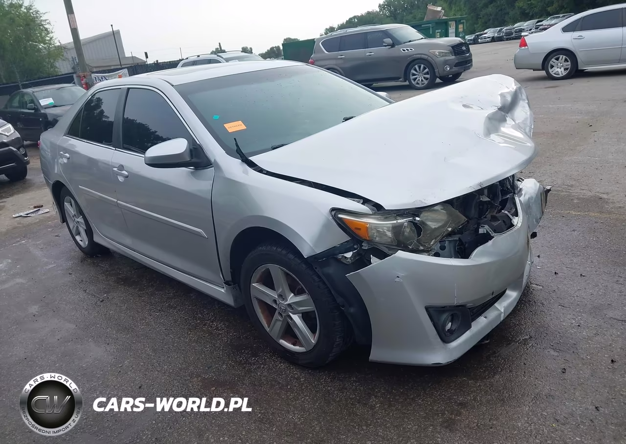 2013 Toyota Camry Se – zdjęcie 1 z 16