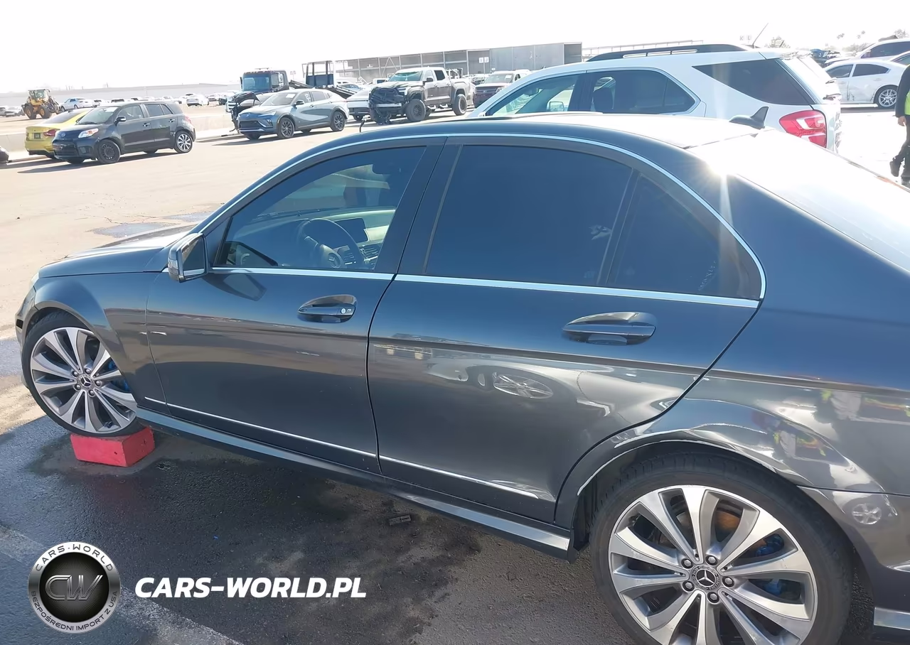 2014 Mercedes-Benz C 250 Sport VIN:WDDGF4HBXEG239568 - 14