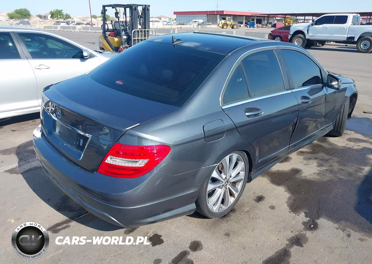 2014 Mercedes-Benz C 250 Sport VIN:WDDGF4HBXEG239568 - 4