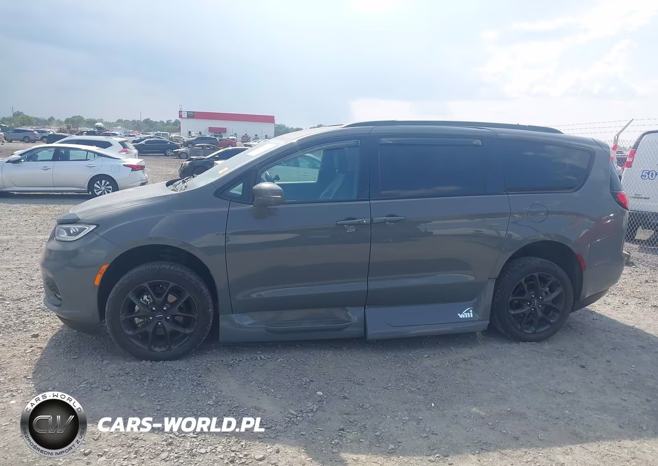 2022 Chrysler Pacifica Touring L VIN:2C4RC1BG8NR110127 - 14