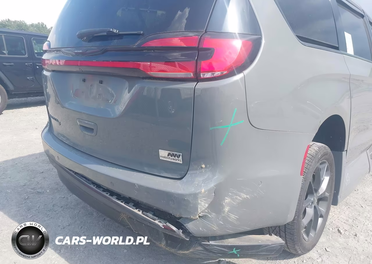 2022 Chrysler Pacifica Touring L VIN:2C4RC1BG8NR110127 - 6