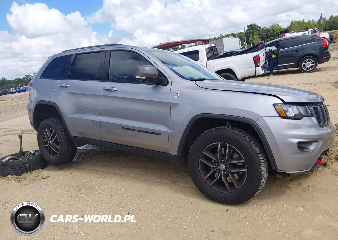 2017 Jeep Grand Cherokee Trailhawk VIN:1C4RJFLT3HC636368 - 13