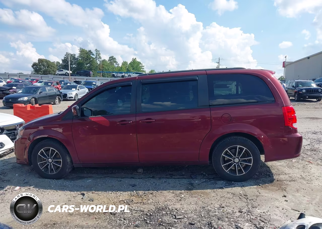 2018 Dodge Grand Caravan Gt VIN:2C4RDGEG2JR299542 - 13