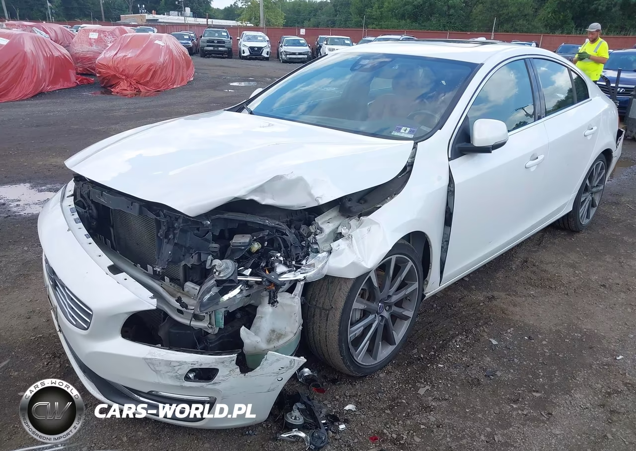 2015 Volvo S60 T6 Platinum VIN:YV149MFM0F2335114 - 18