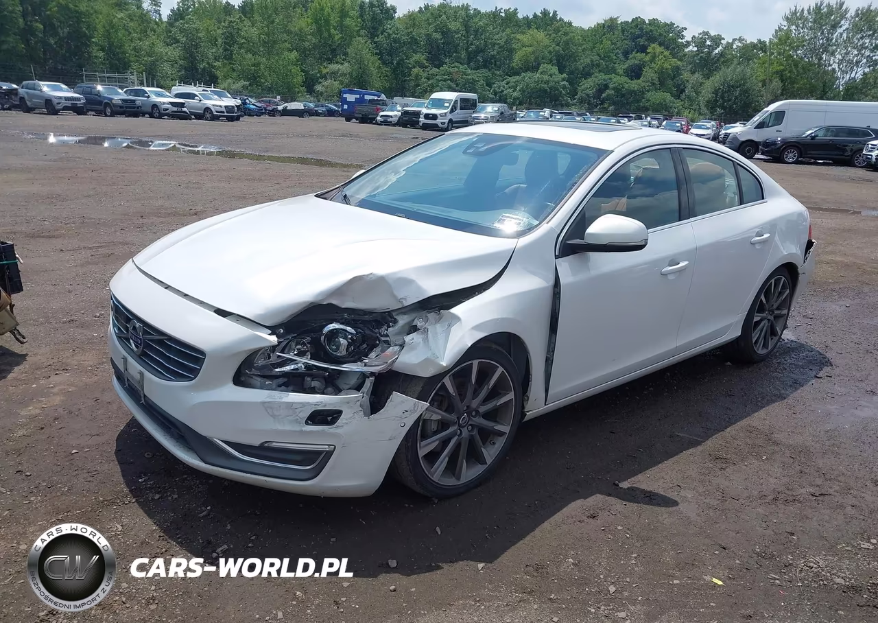 2015 Volvo S60 T6 Platinum VIN:YV149MFM0F2335114 - 2