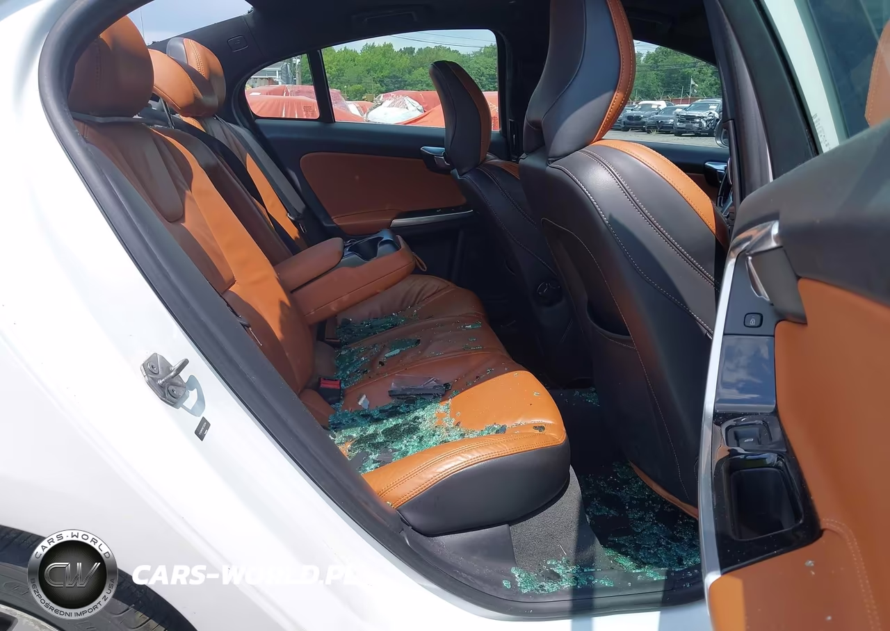 2015 Volvo S60 T6 Platinum VIN:YV149MFM0F2335114 - 8