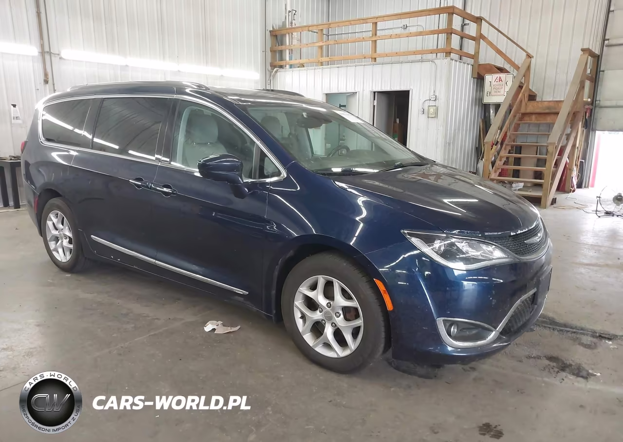 2017 Chrysler Pacifica Touring-L Plus VIN:2C4RC1EG6HR564909 - 1