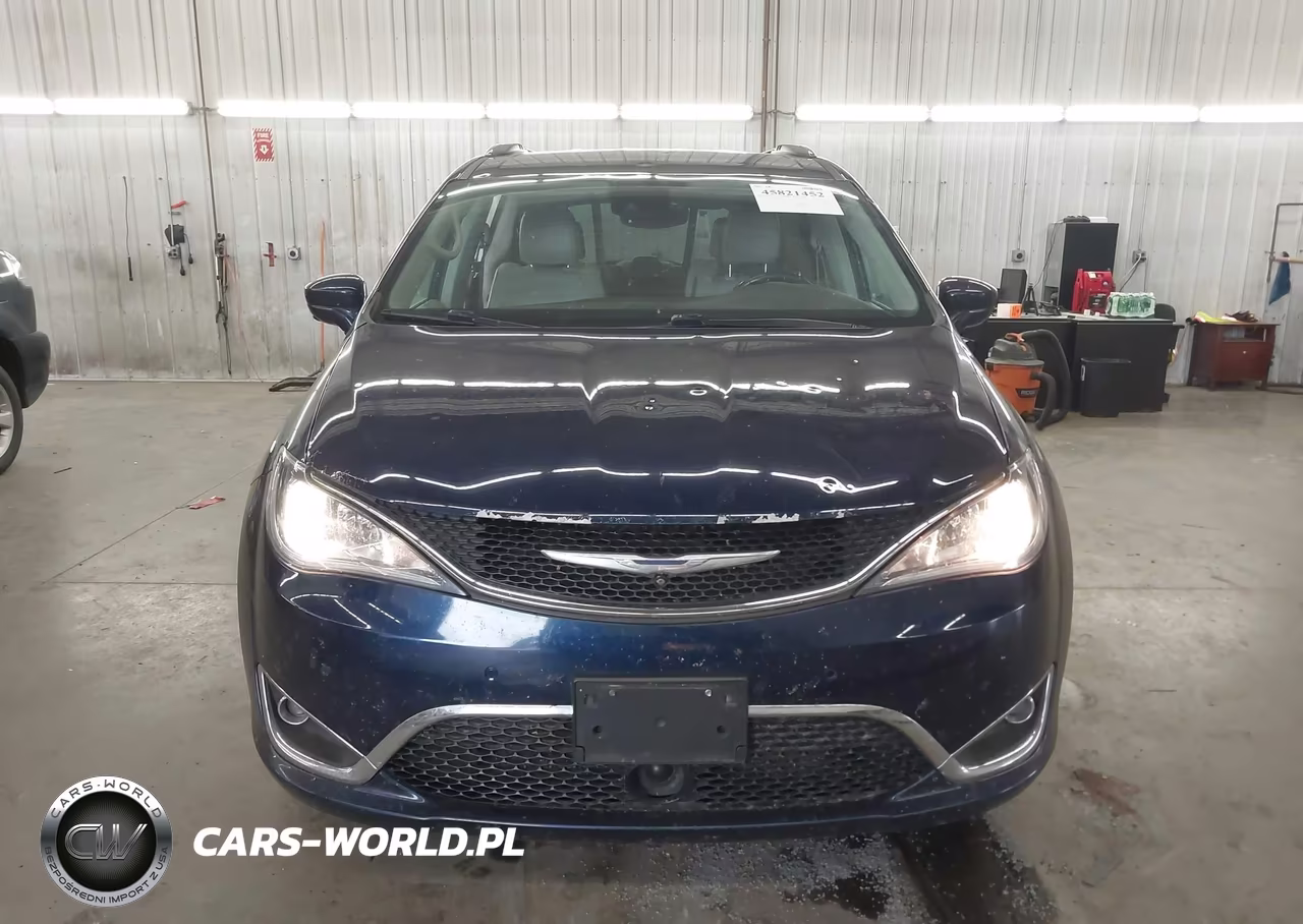 2017 Chrysler Pacifica Touring-L Plus VIN:2C4RC1EG6HR564909 - 12