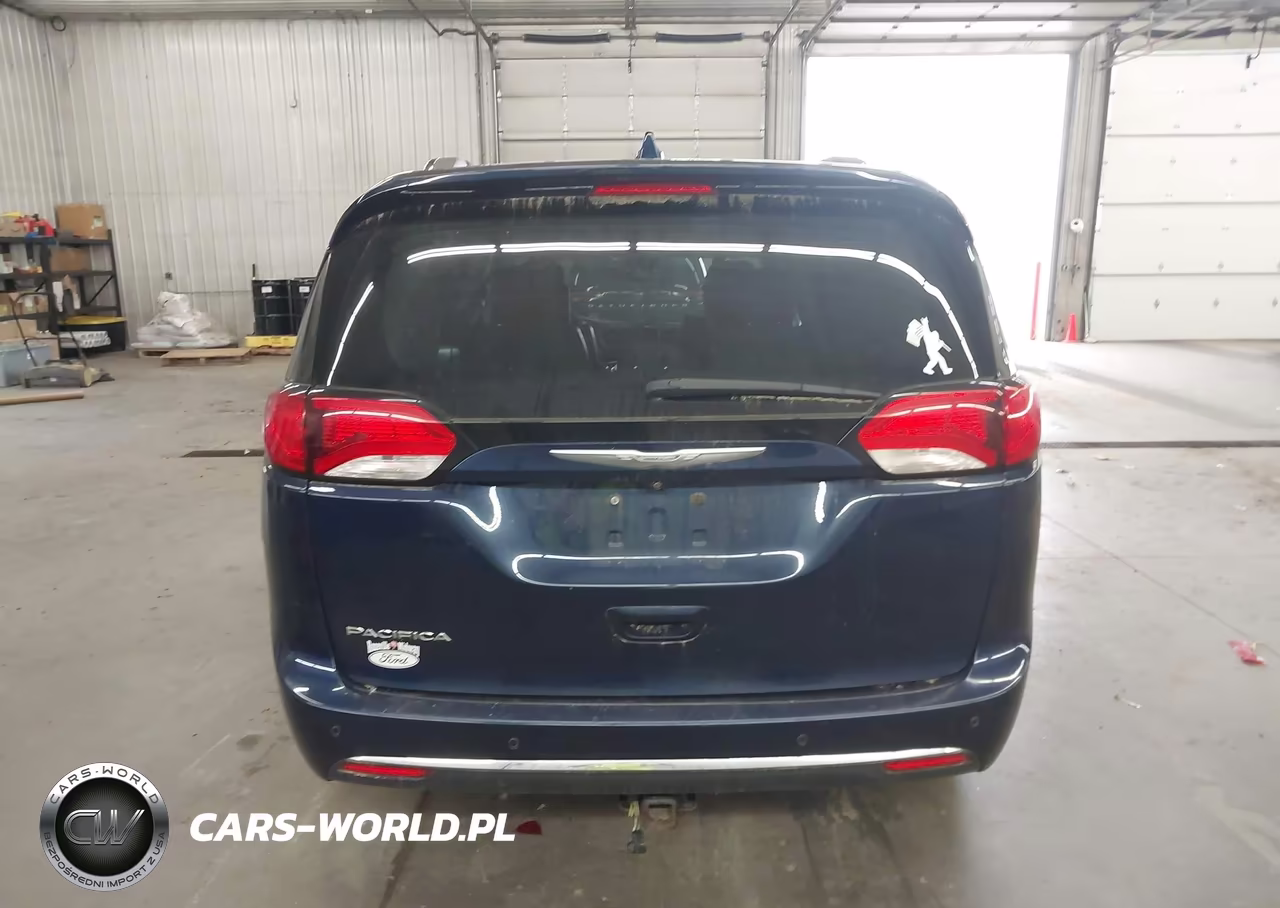 2017 Chrysler Pacifica Touring-L Plus VIN:2C4RC1EG6HR564909 - 16