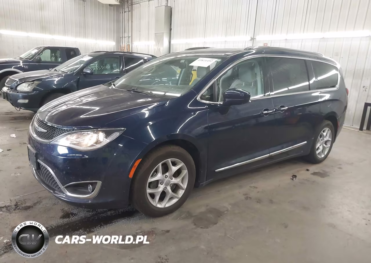 2017 Chrysler Pacifica Touring-L Plus VIN:2C4RC1EG6HR564909 - 2