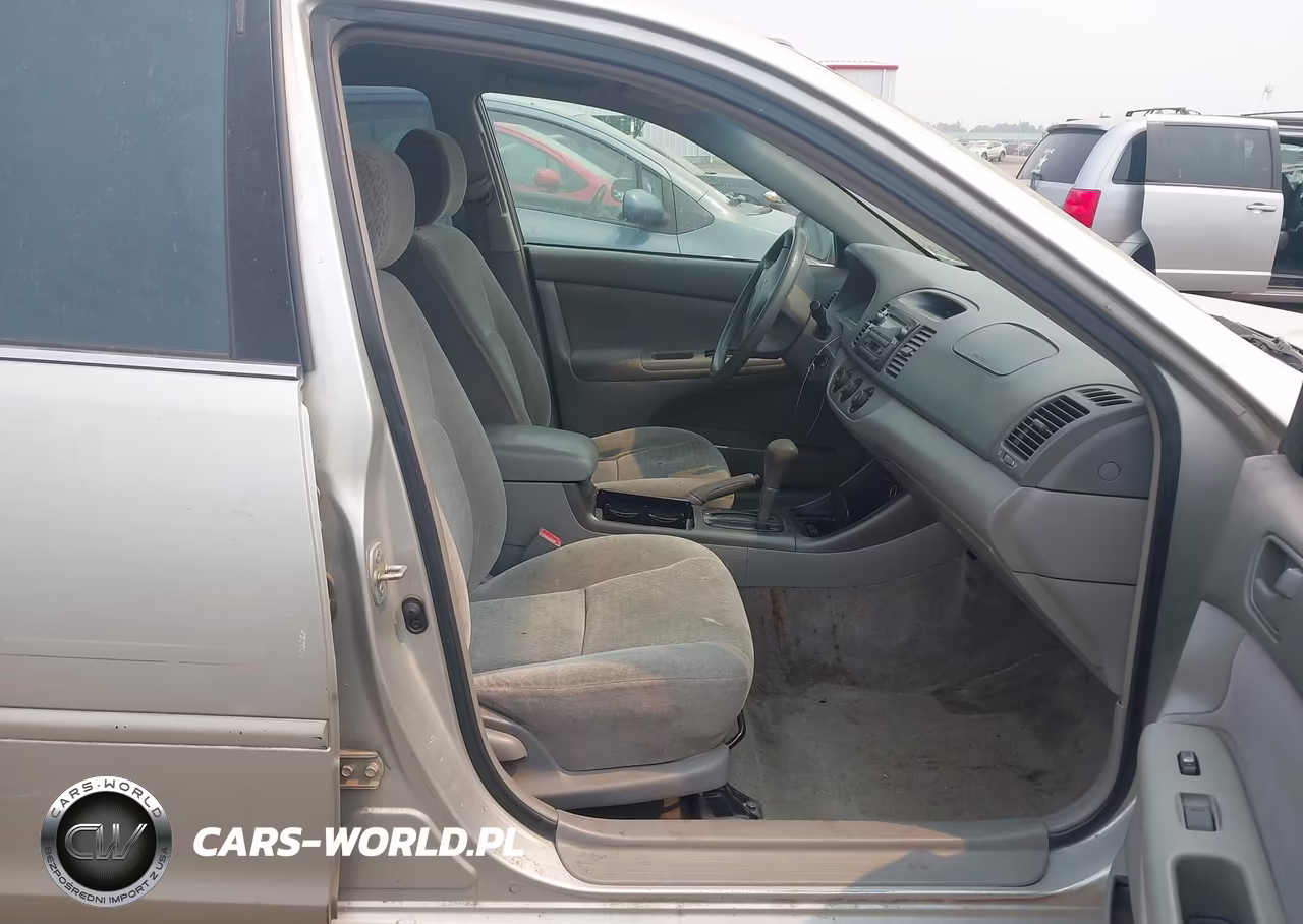 2002 Toyota Camry Le VIN:4T1BE32K42U084972 - 5