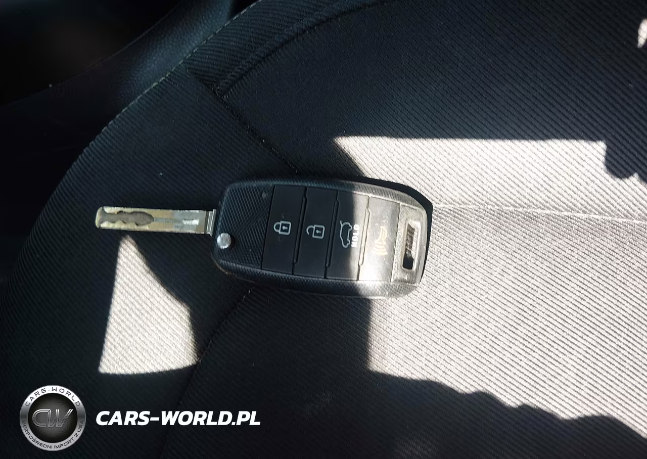 2015 Kia Soul + VIN:KNDJP3A55F7784784 - 11