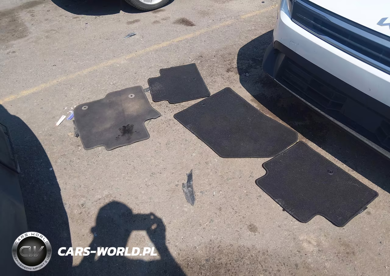 2015 Kia Soul + VIN:KNDJP3A55F7784784 - 12