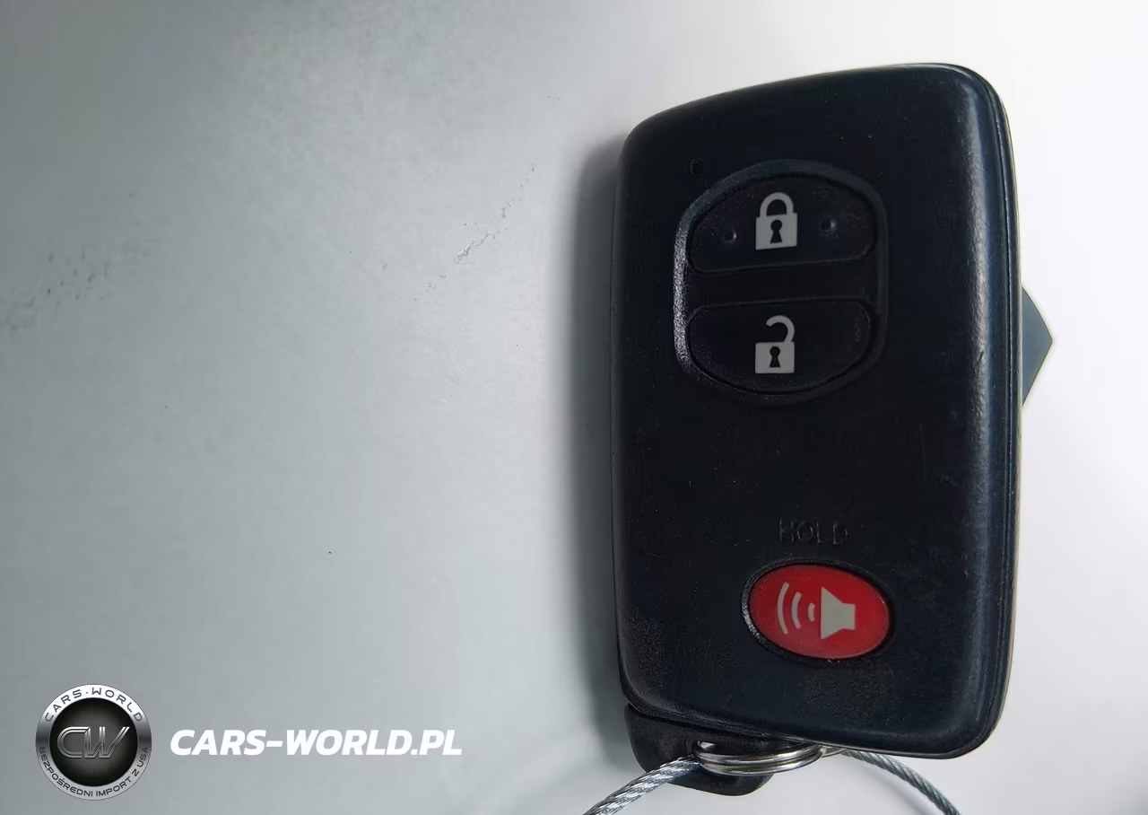 2014 Toyota Prius Two VIN:JTDKN3DU8E1760865 - 11
