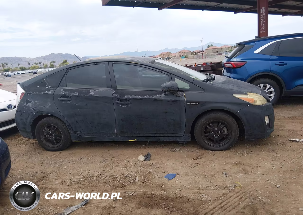 2014 Toyota Prius Two VIN:JTDKN3DU8E1760865 - 13