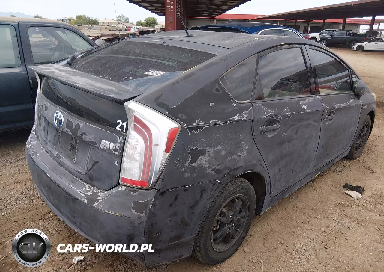 2014 Toyota Prius Two VIN:JTDKN3DU8E1760865 - 4