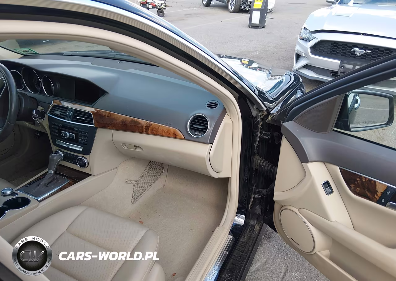 2012 Mercedes-Benz C 300 Sport 4Matic VIN:WDDGF8BB6CR225958 - 5
