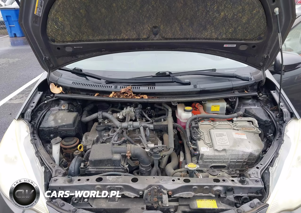 2013 Toyota Prius C Three VIN:JTDKDTB39D1532272 - 10