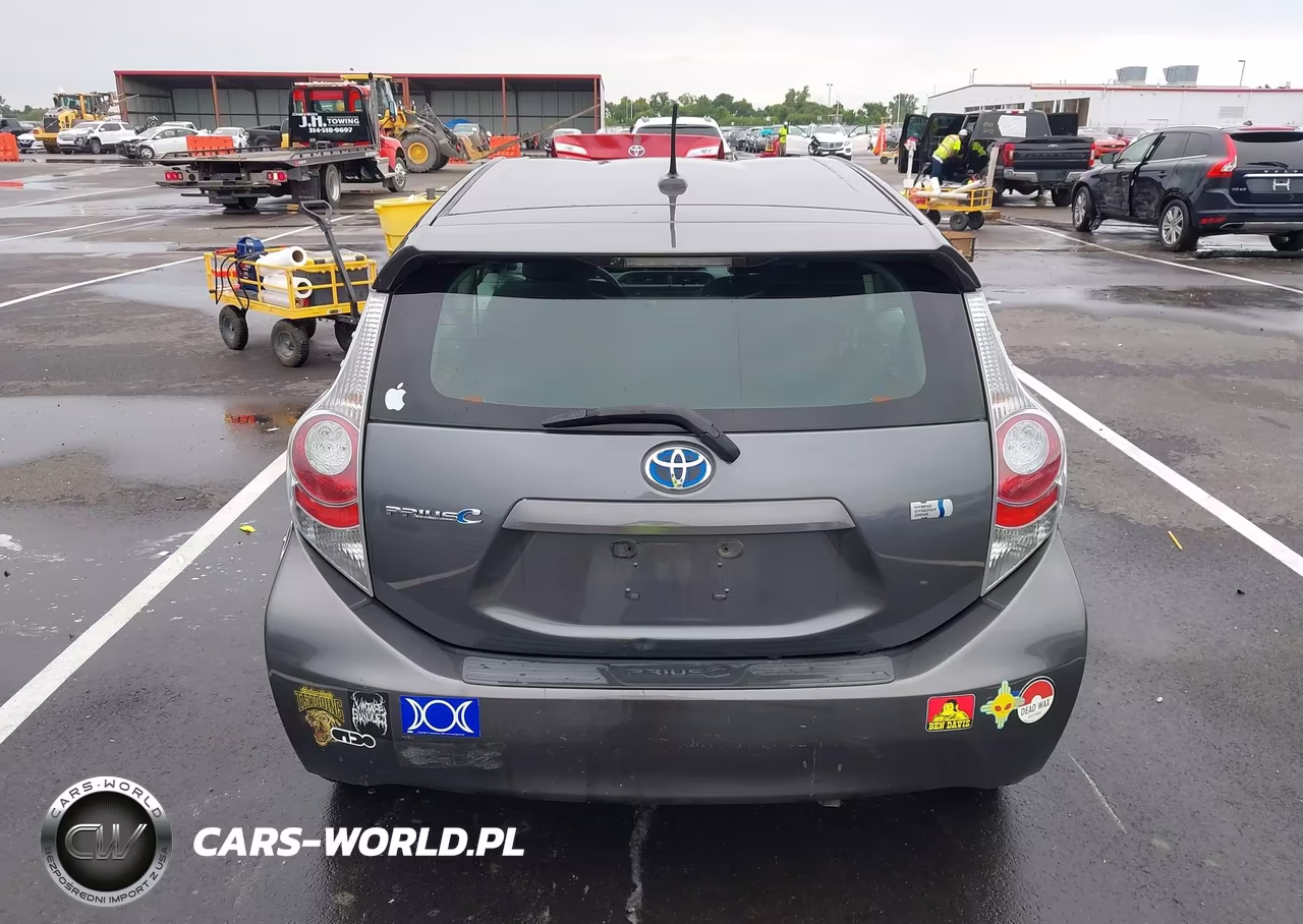 2013 Toyota Prius C Three VIN:JTDKDTB39D1532272 - 16