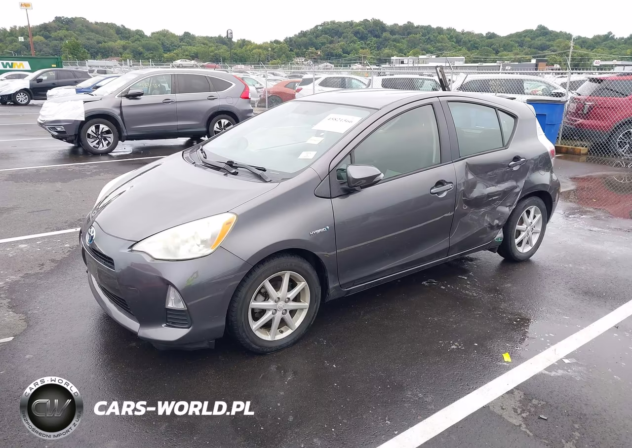 2013 Toyota Prius C Three VIN:JTDKDTB39D1532272 - 2
