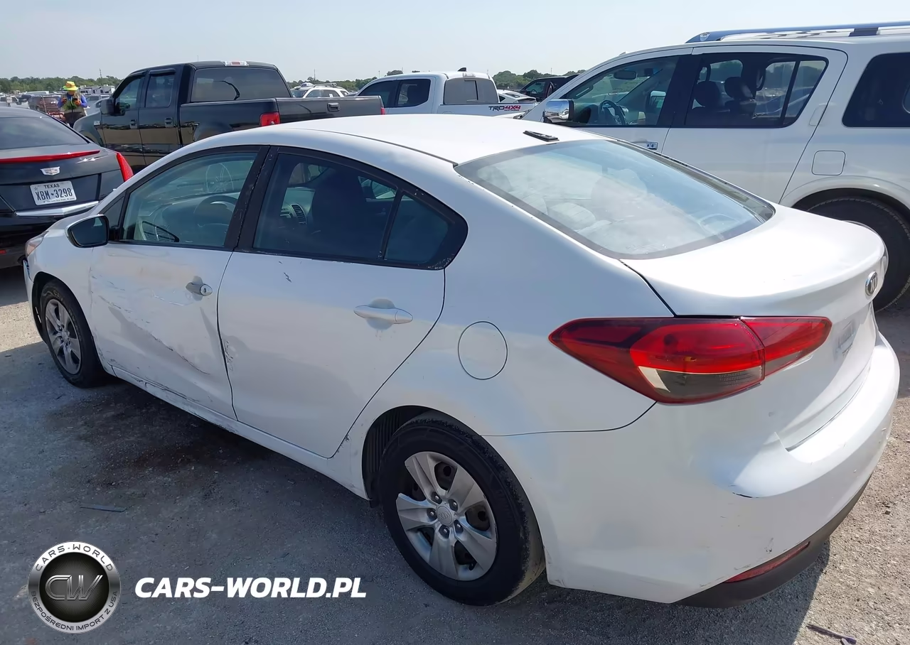 2017 Kia Forte Lx VIN:3KPFL4A7XHE145103 - 3