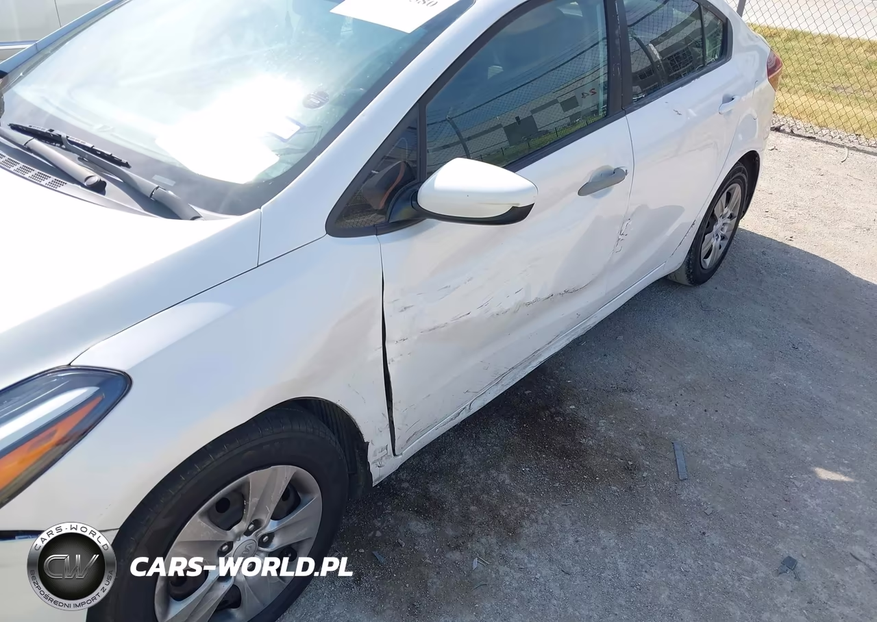 2017 Kia Forte Lx VIN:3KPFL4A7XHE145103 - 6