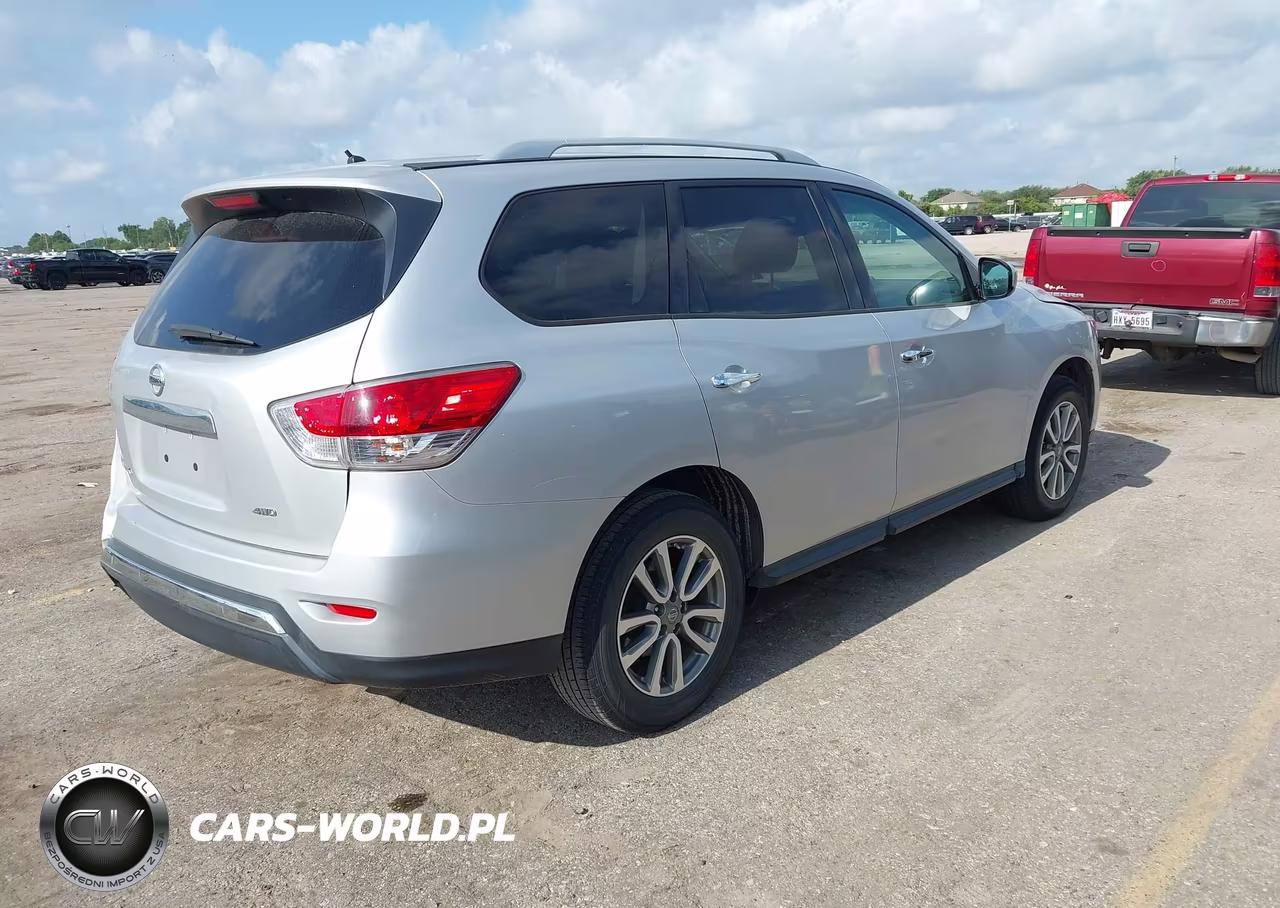 2015 Nissan Pathfinder S VIN:5N1AR2MM0FC685705 - 4