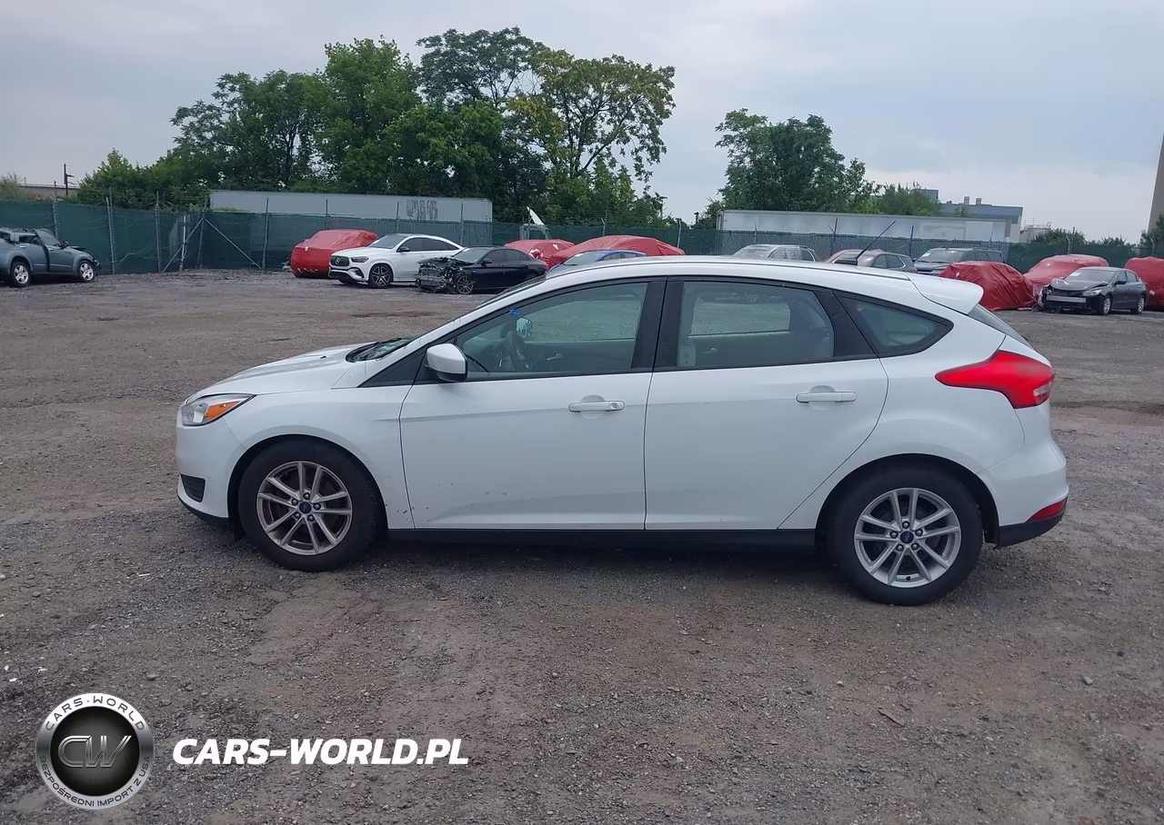 2018 Ford Focus Se VIN:1FADP3K22JL276022 - 13