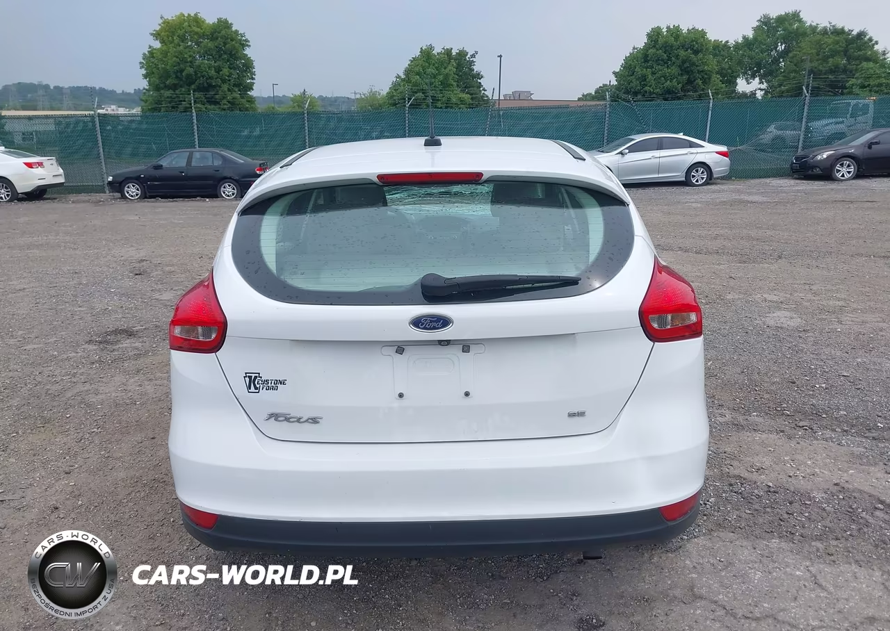 2018 Ford Focus Se VIN:1FADP3K22JL276022 - 15