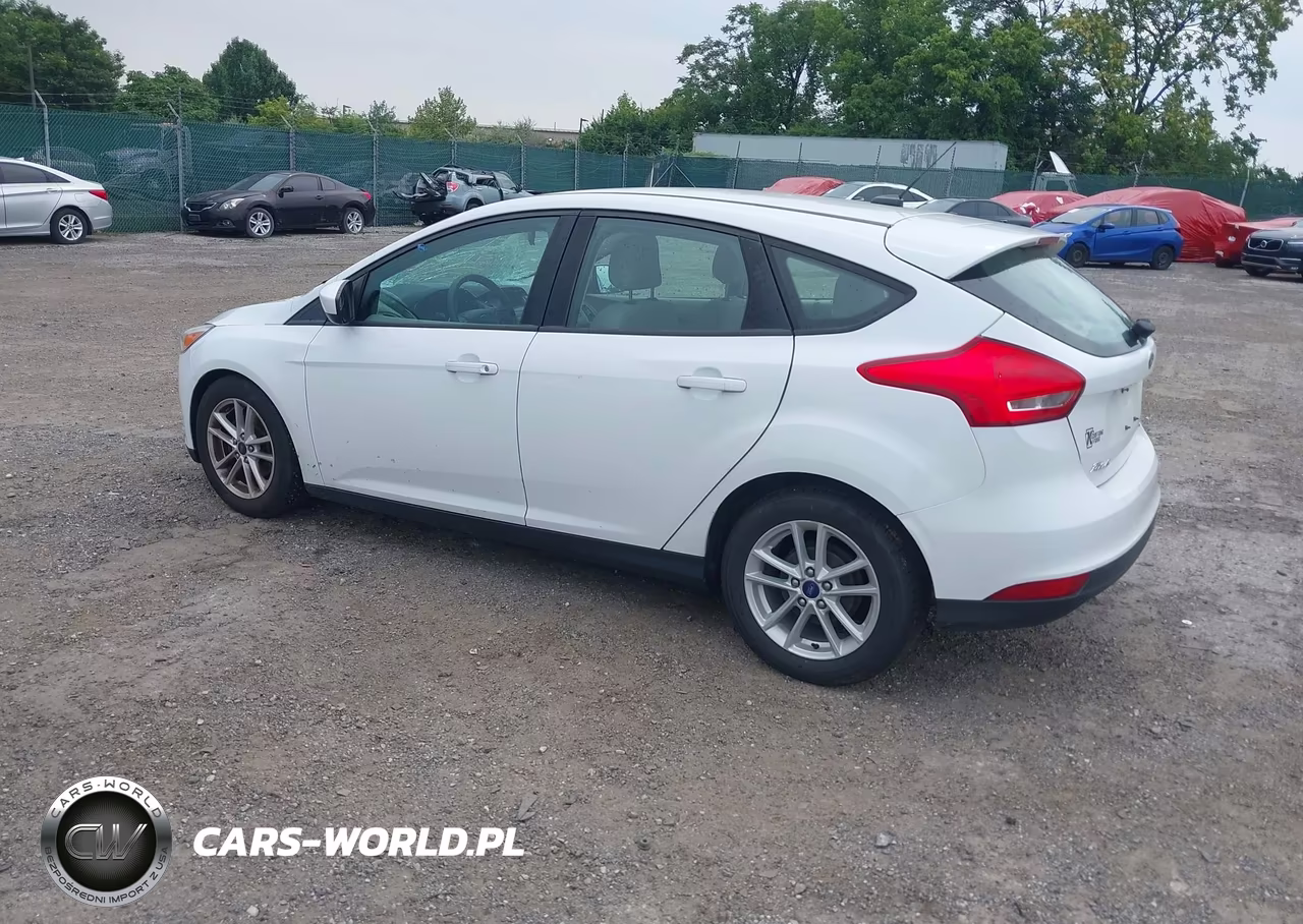 2018 Ford Focus Se VIN:1FADP3K22JL276022 - 3