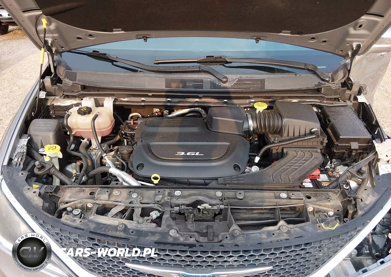 2018 Chrysler Pacifica Limited VIN:2C4RC1GG0JR262003 - 10