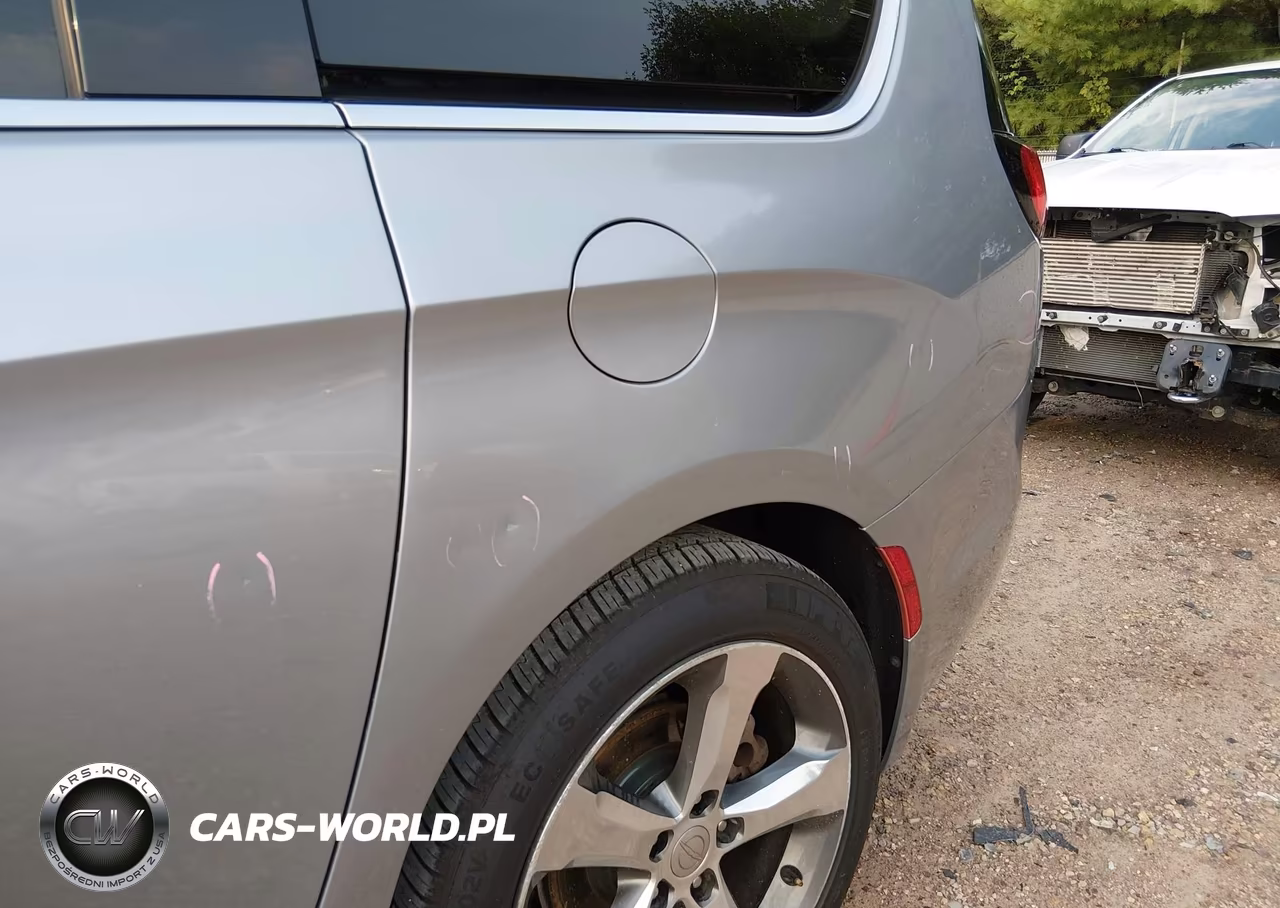 2018 Chrysler Pacifica Limited VIN:2C4RC1GG0JR262003 - 20