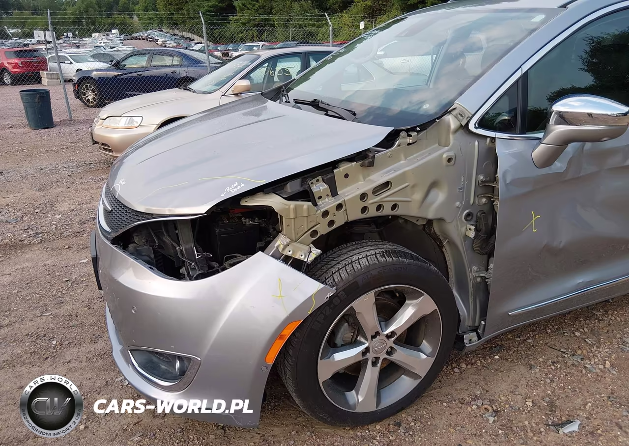 2018 Chrysler Pacifica Limited VIN:2C4RC1GG0JR262003 - 6