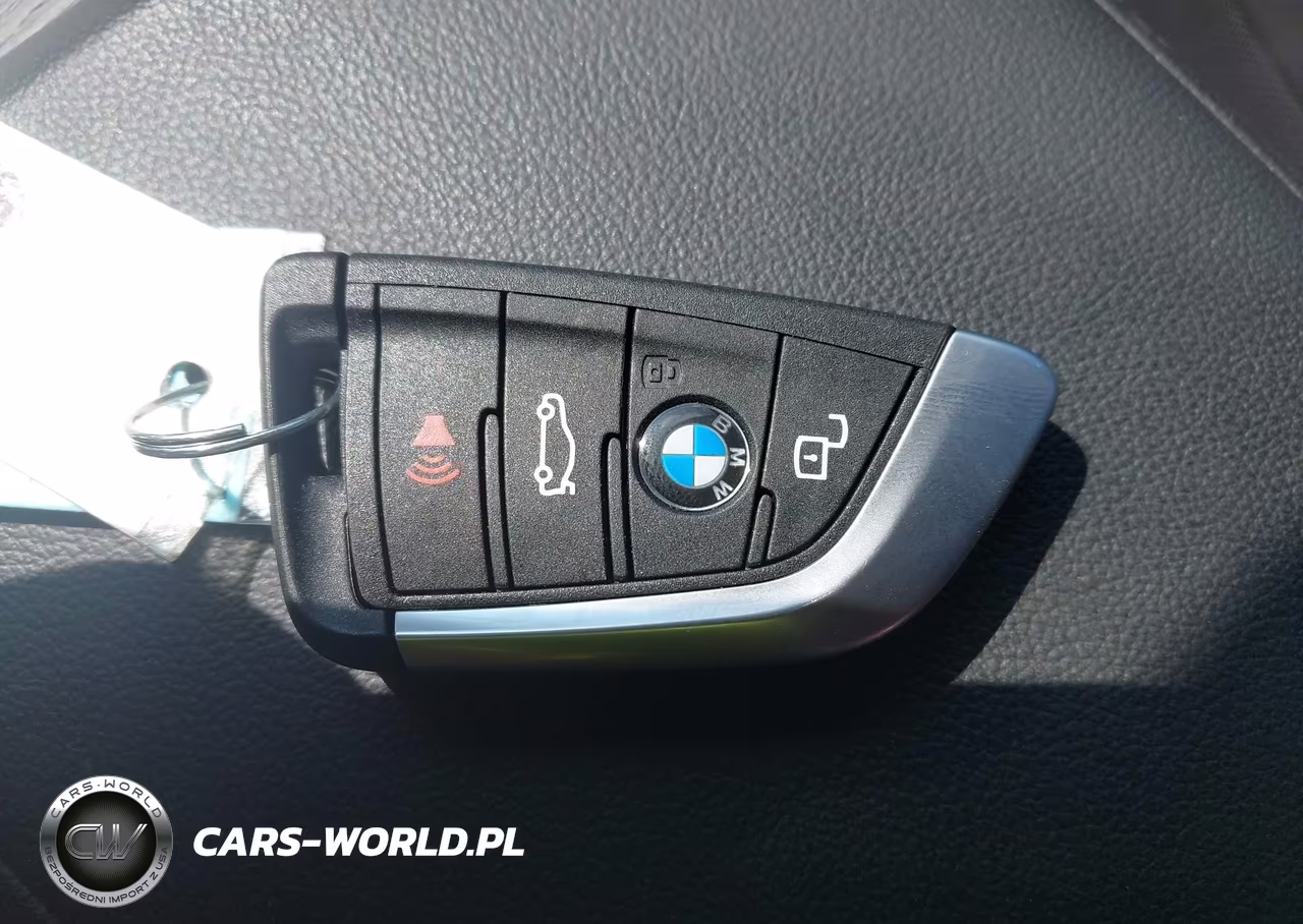 2023 BMW 330I xDrive VIN:3MW89FF00P8D32701 - 11