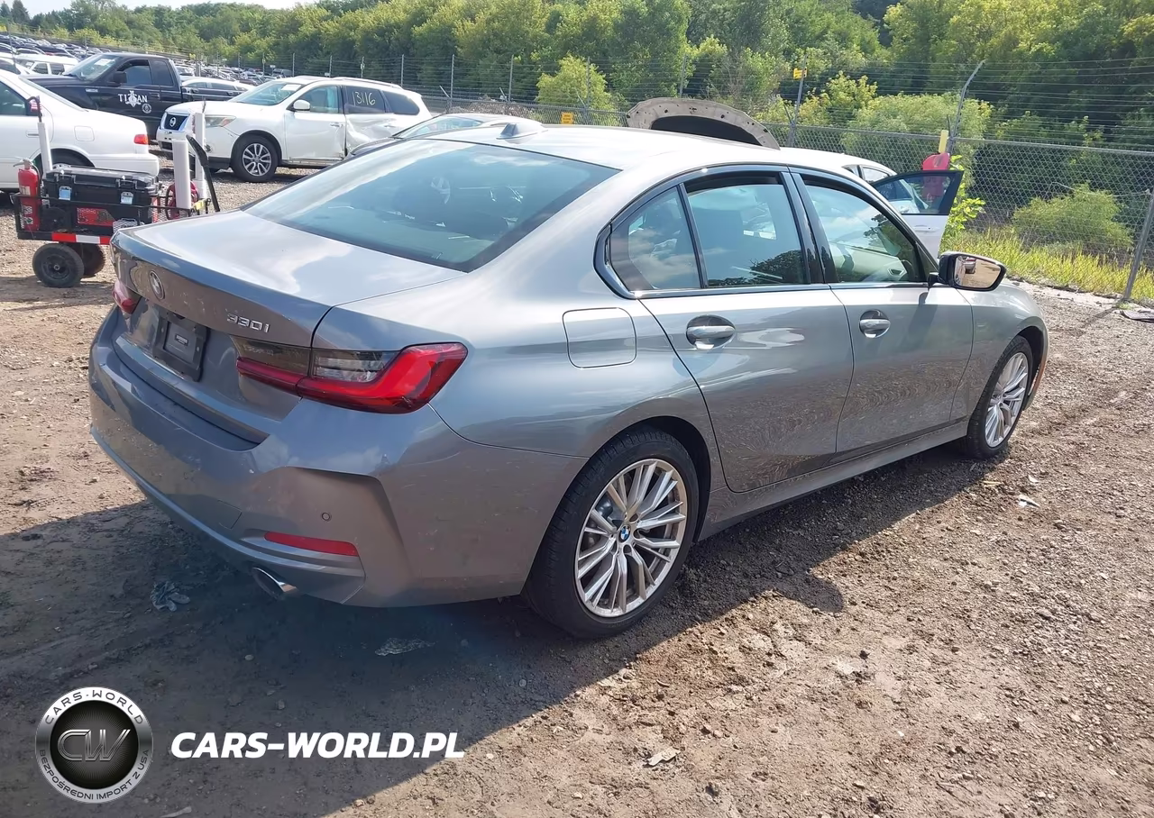2023 BMW 330I xDrive VIN:3MW89FF00P8D32701 - 4