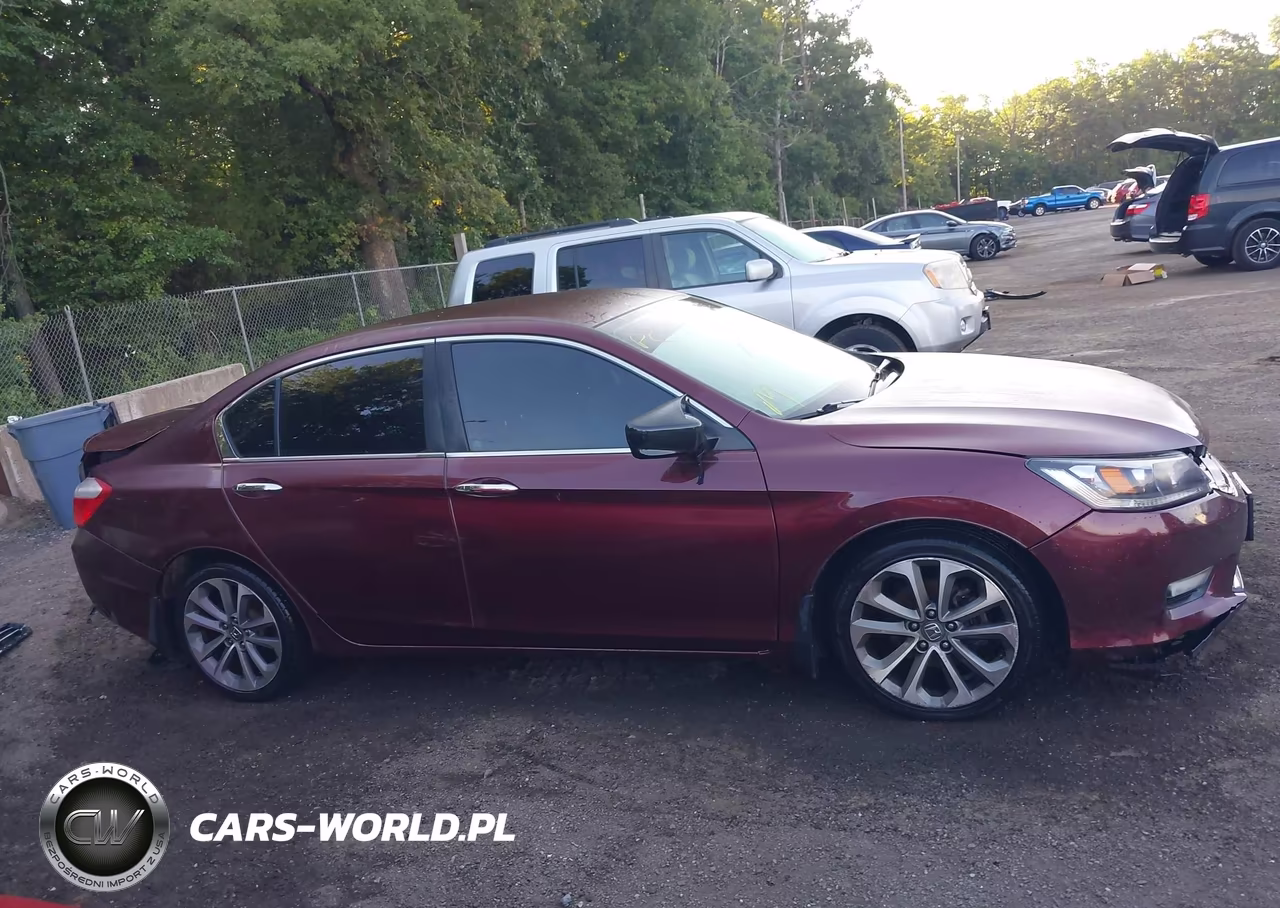 2015 Honda Accord Sport VIN:1HGCR2F52FA162492 - 14