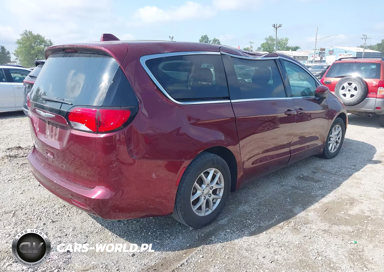 2018 Chrysler Pacifica Lx VIN:2C4RC1CG2JR148610 - 4