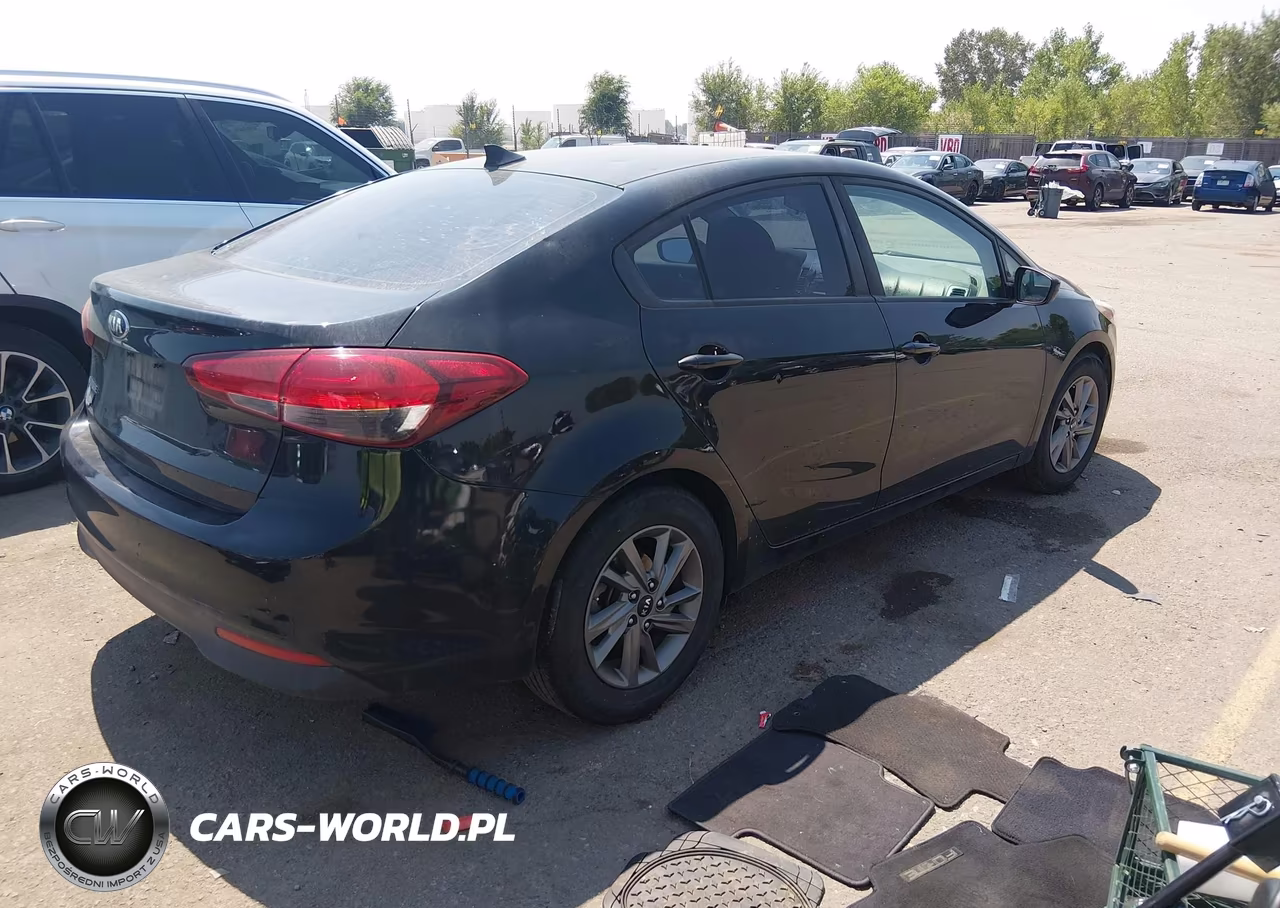 2017 Kia Forte Lx VIN:3KPFK4A77HE030414 - 4