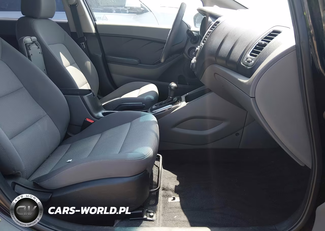 2017 Kia Forte Lx VIN:3KPFK4A77HE030414 - 5