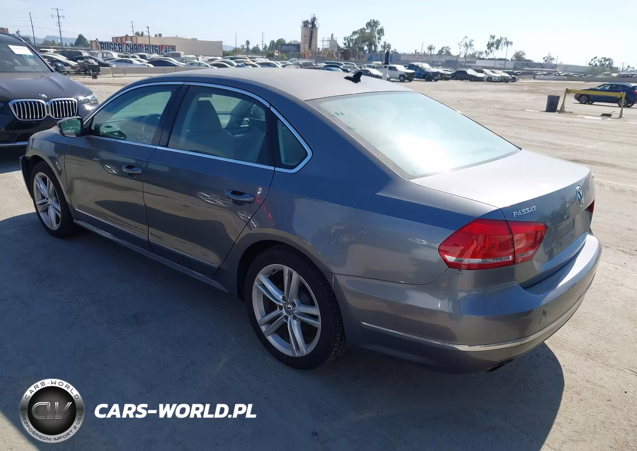 2015 Volkswagen Passat 1.8T Sel Premium VIN:1VWCS7A35FC117103 - 3