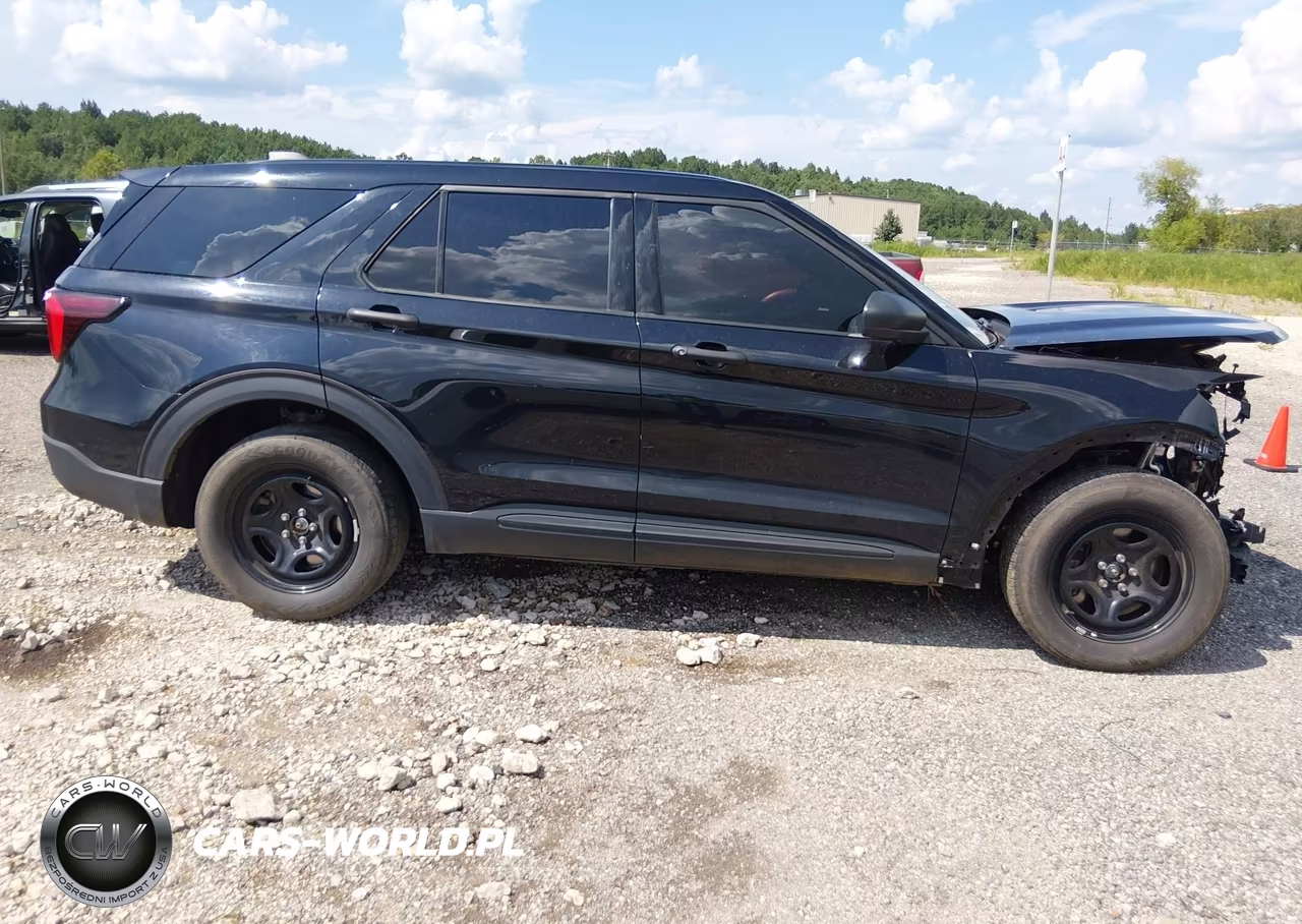 2025 Ford Police Interceptor Utility VIN:1FM5K8AB9SGC01061 - 13