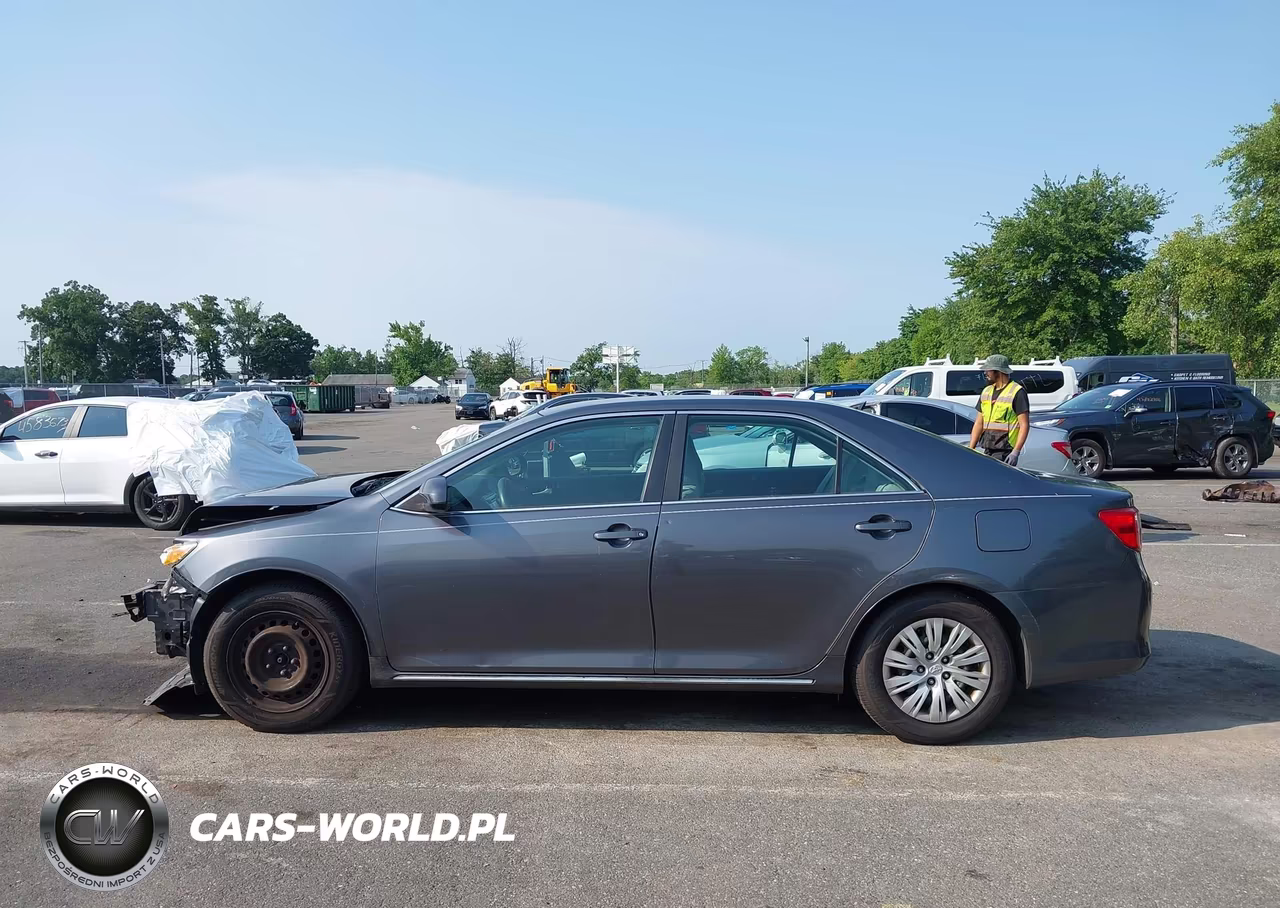 2014 Toyota Camry Le VIN:4T1BF1FK8EU472819 - 14