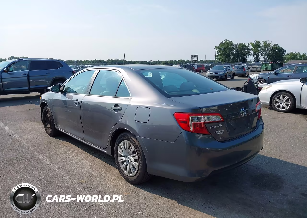 2014 Toyota Camry Le VIN:4T1BF1FK8EU472819 - 3