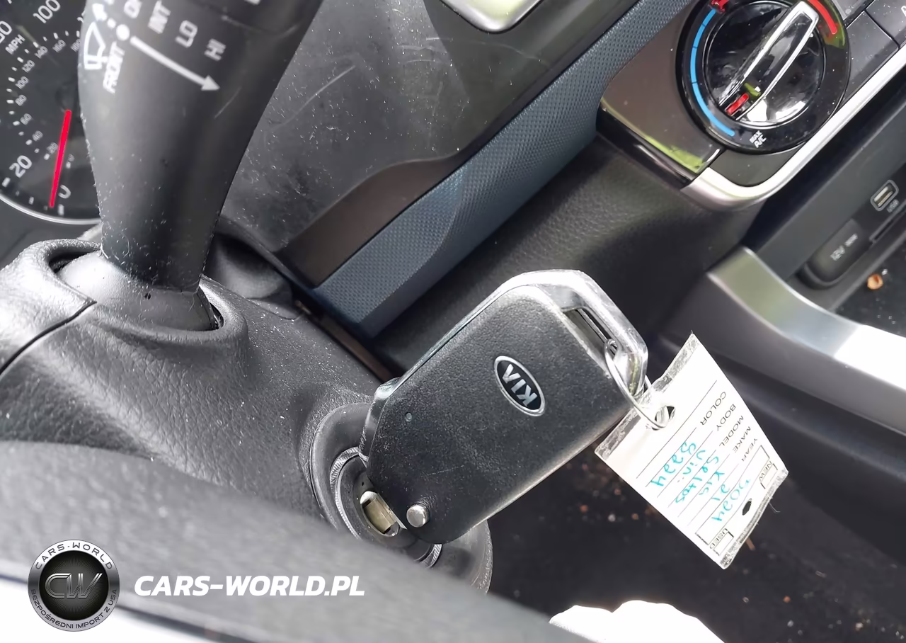 2021 Kia Seltos S VIN:KNDEUCAA7M7048224 - 11