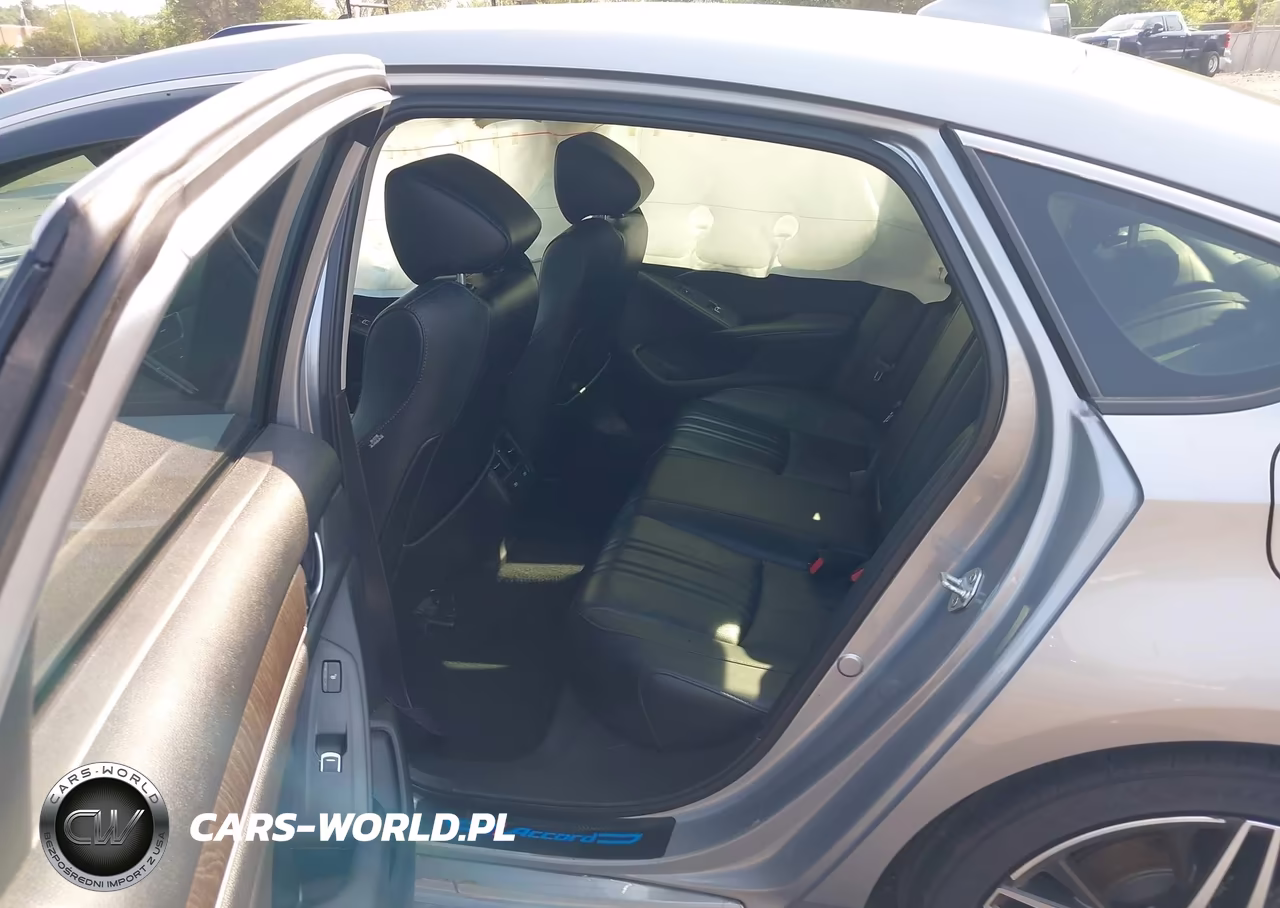 2022 Honda Accord Hybrid Touring VIN:1HGCV3F9XNA022564 - 8