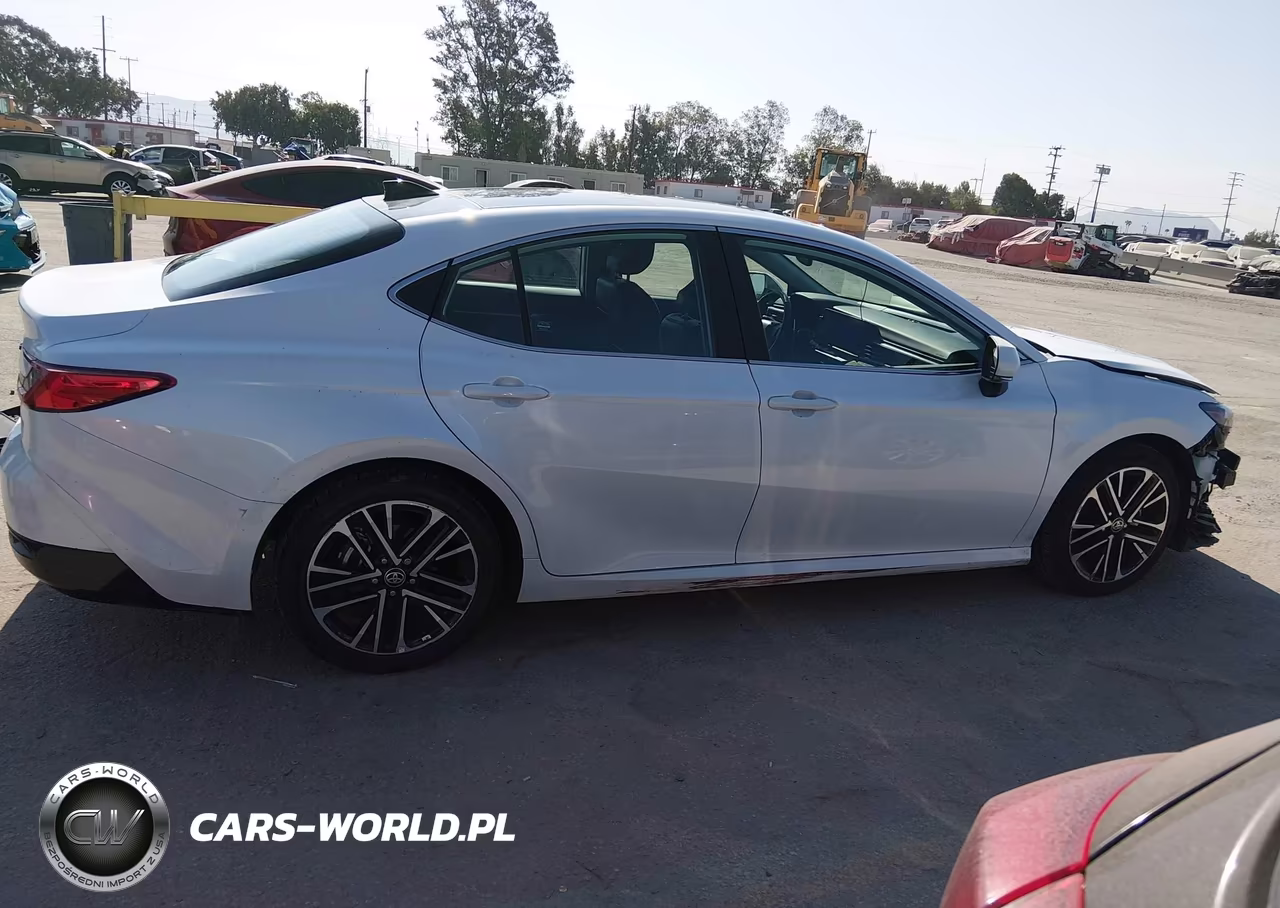2025 Toyota Camry Xle VIN:4T1DAACK0SU553403 - 14