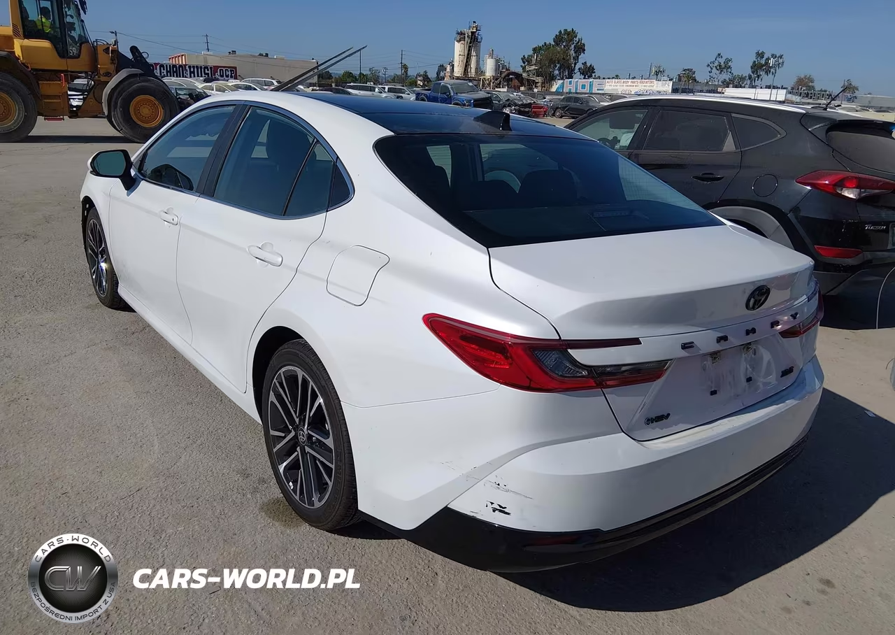 2025 Toyota Camry Xle VIN:4T1DAACK0SU553403 - 3